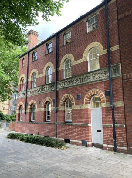 Redcliff Backs, Bristol for sale - Primary Photo - Image 1 of 1