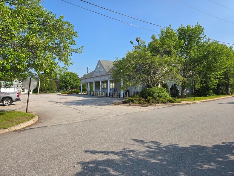 41 Carroll St, Pittsfield, NH for sale - Building Photo - Image 3 of 7