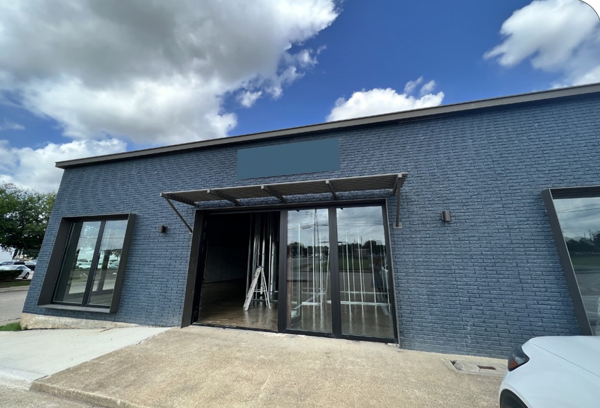401-403 N Interurban St, Richardson, TX for sale - Primary Photo - Image 1 of 1