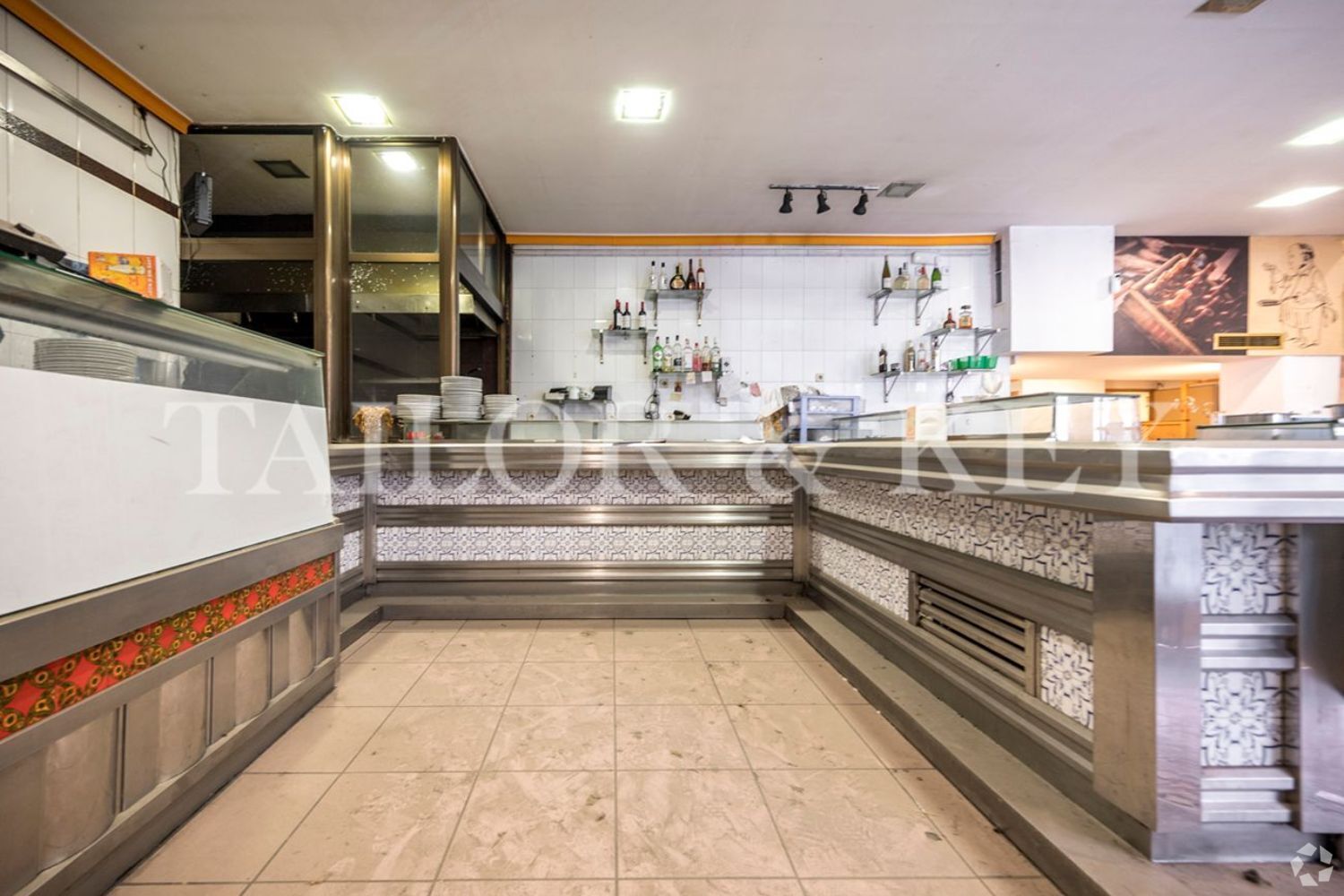 Multifamily in Madrid, Madrid for sale Interior Photo- Image 1 of 2