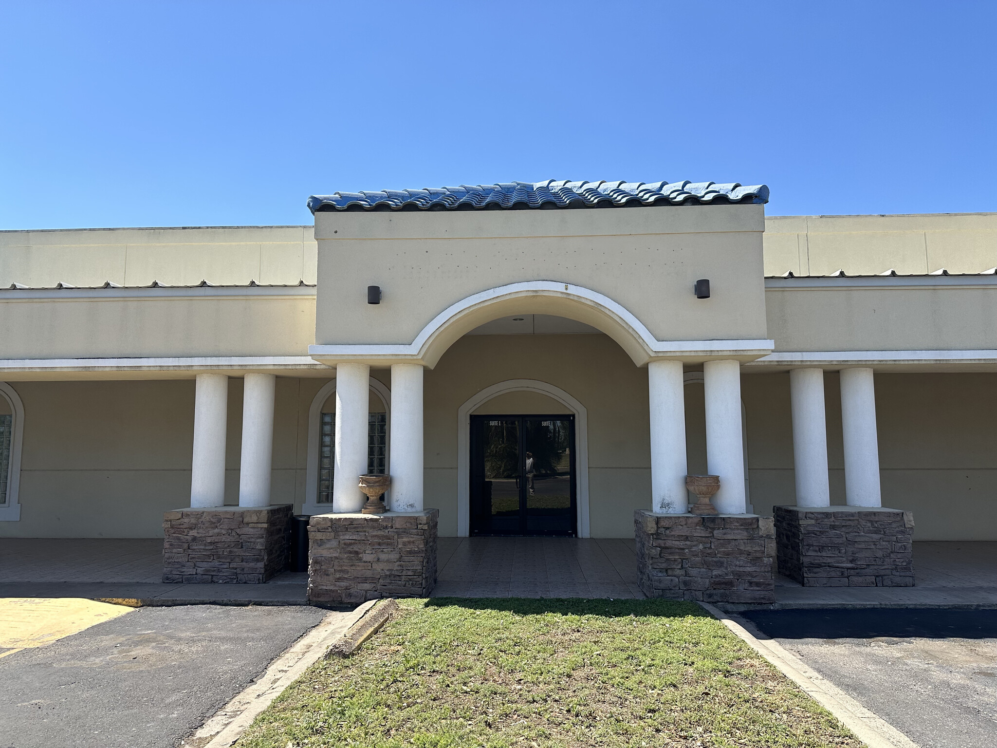 909 Business Park Dr, Mission, TX for lease Building Photo- Image 1 of 3