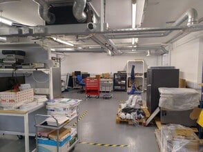 9-25 South Mundells, Welwyn Garden City for lease Interior Photo- Image 1 of 5