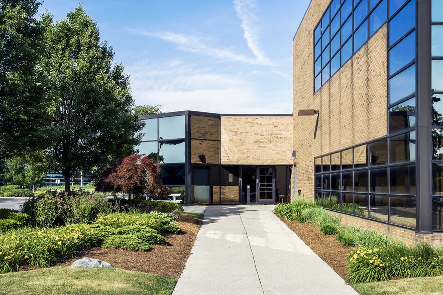 5225 Auto Club Dr Dearborn Mi 48126 Office Property For