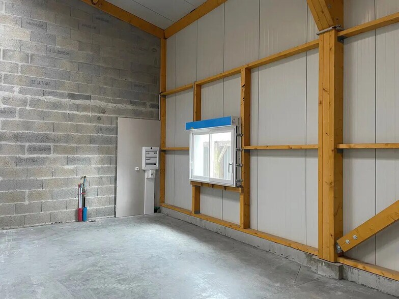 4 Rue Du Danube, Thouaré-sur-Loire for lease - Building Photo - Image 2 of 3