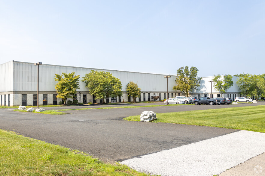 12285 McNulty Rd, Philadelphia, PA for lease - Building Photo - Image 3 of 8