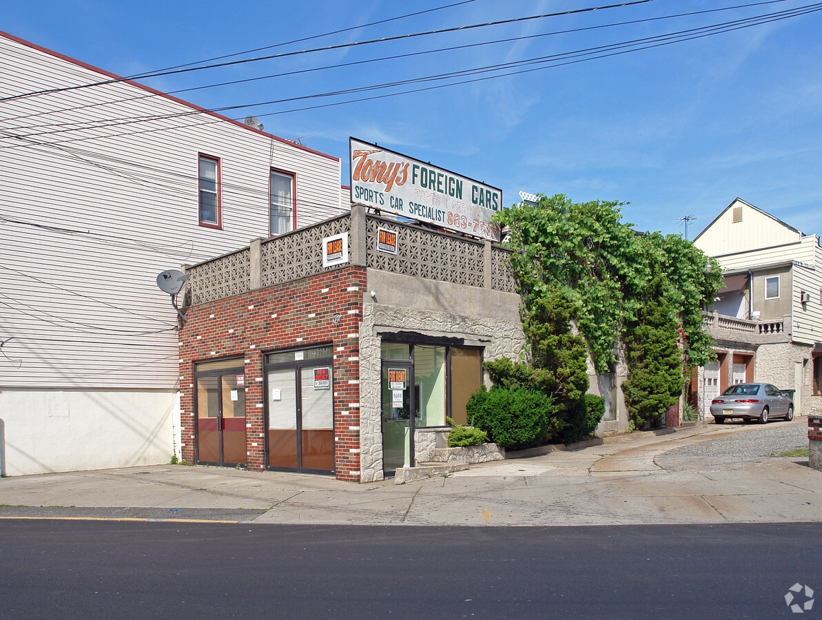 10061008 Paterson Plank Rd, North Bergen, NJ 07047