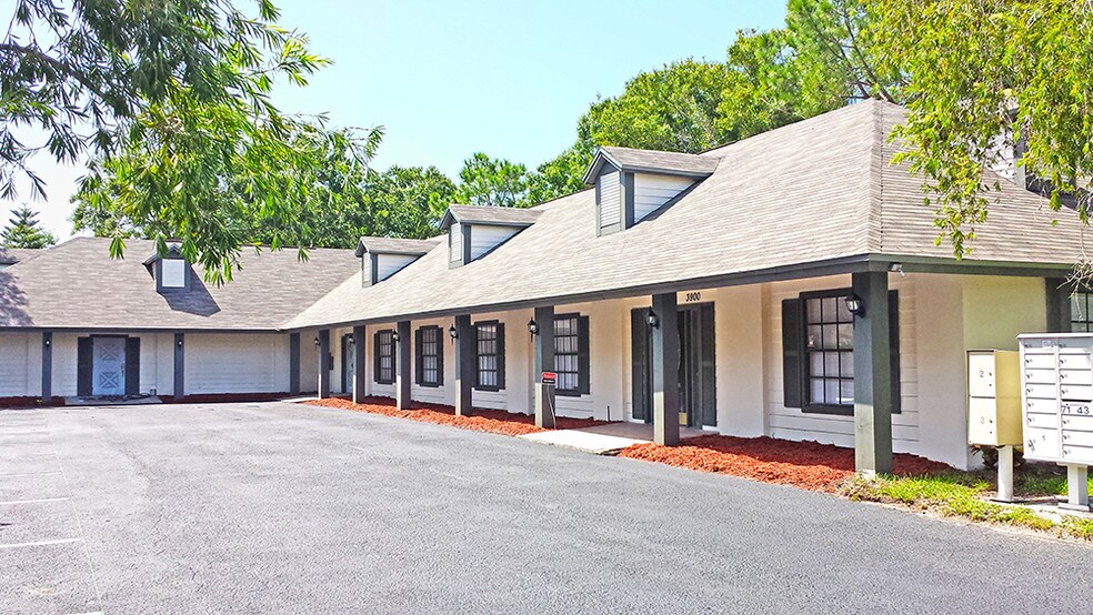 3900 Belle Oak Blvd, Largo, FL for sale - Building Photo - Image 1 of 1