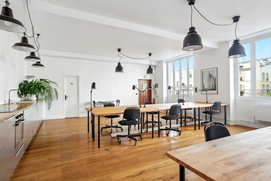 Coworking Space in Paris for lease - Interior Photo - Image 3 of 6