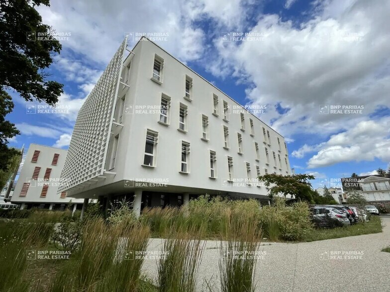 Office in Tours for lease - Building Photo - Image 2 of 19