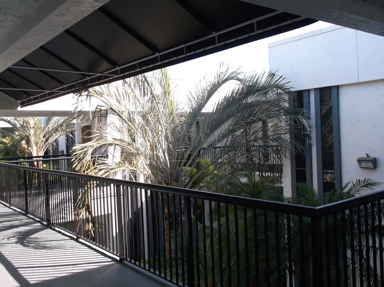 2828 S Seacrest Blvd, Boynton Beach, FL for sale - Building Photo - Image 1 of 1