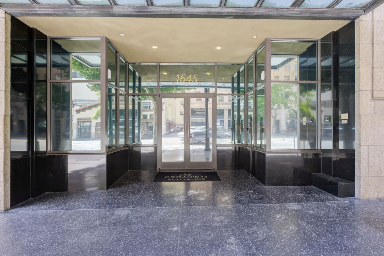 1645 Vine St, Hollywood, CA 90028 - Unit 908 -  - Interior Photo - Image 1 of 32