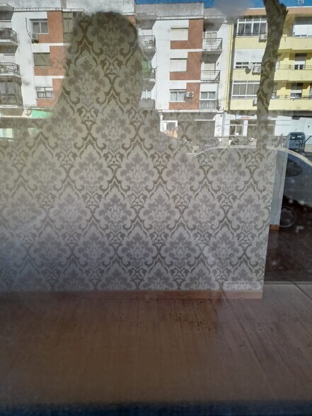 Retail in Cáceres for lease - Building Photo - Image 3 of 5