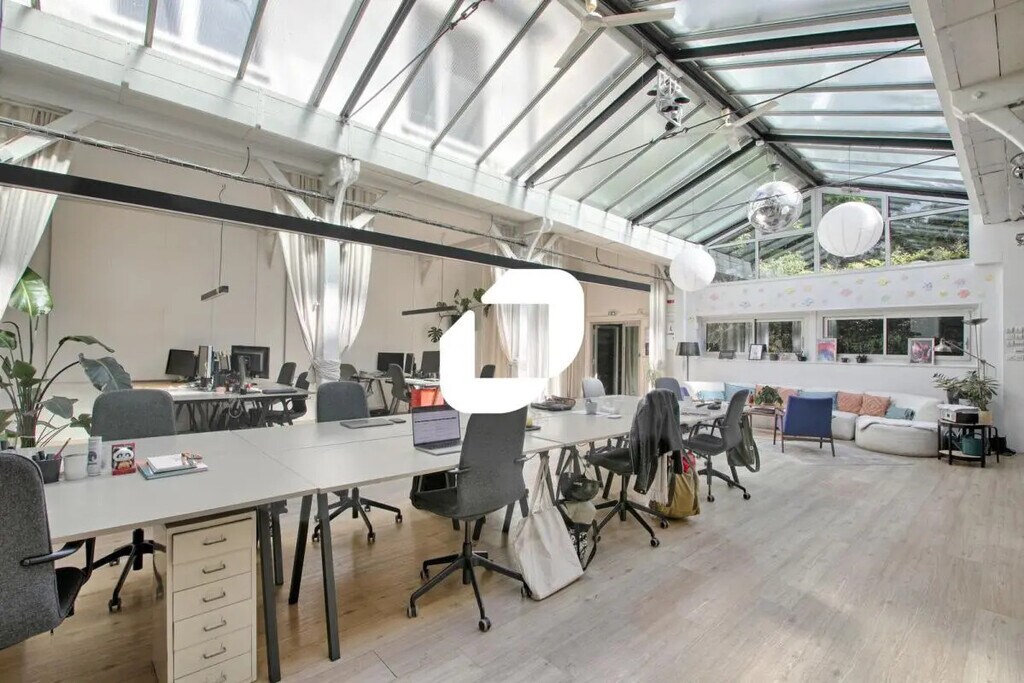 Location Bureaux 365 m² - Photo 1