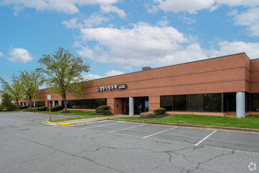 14310 Sullyfield Cir, Chantilly, VA for lease - Building Photo - Image 3 of 8