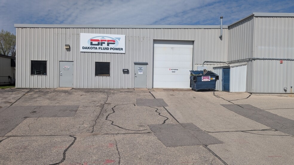 2713 Hemstock St, La Crosse, WI for lease - Building Photo - Image 2 of 11