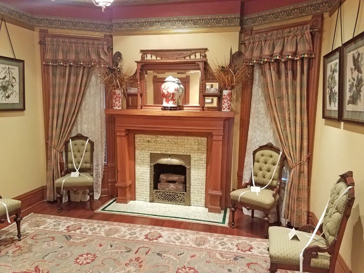 1307 Massachusetts St, Lawrence, KS for lease - Building Photo - Image 3 of 12