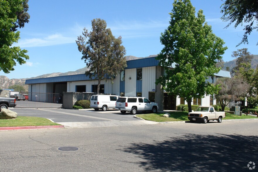 245 Quail Ct, Santa Paula, CA for sale - Primary Photo - Image 1 of 1