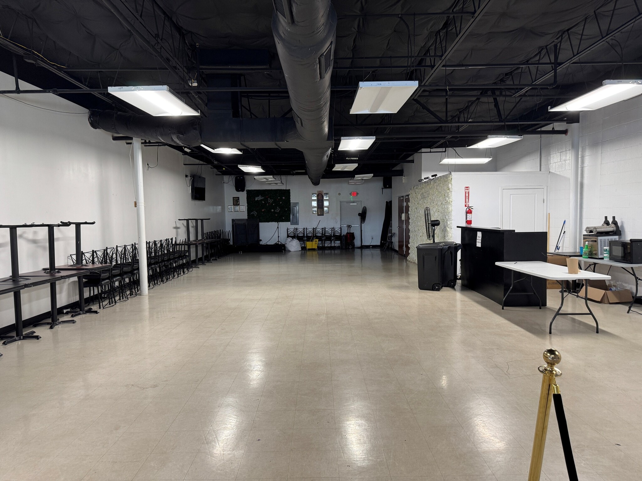 410 E Camp Wisdom Rd, Duncanville, TX for lease Interior Photo- Image 1 of 1