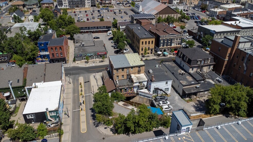 197 Hunter St W, Peterborough, ON for lease - Building Photo - Image 3 of 18