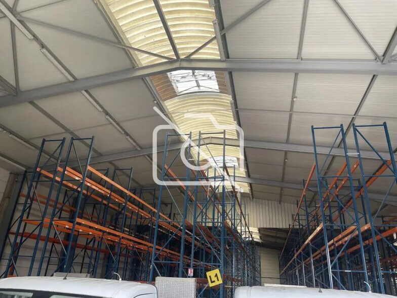 Industrial in Le Thillay for lease - Building Photo - Image 2 of 12