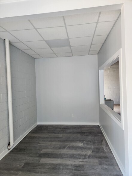 2400 Newcastle St, Brunswick, GA for lease - Building Photo - Image 3 of 18