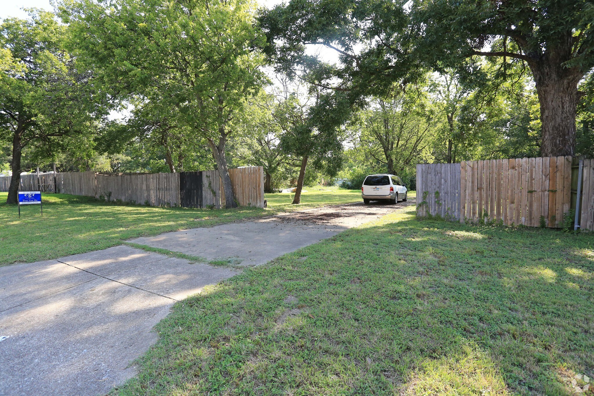 2408 Thomas Rd, Haltom City, TX for sale Primary Photo- Image 1 of 1