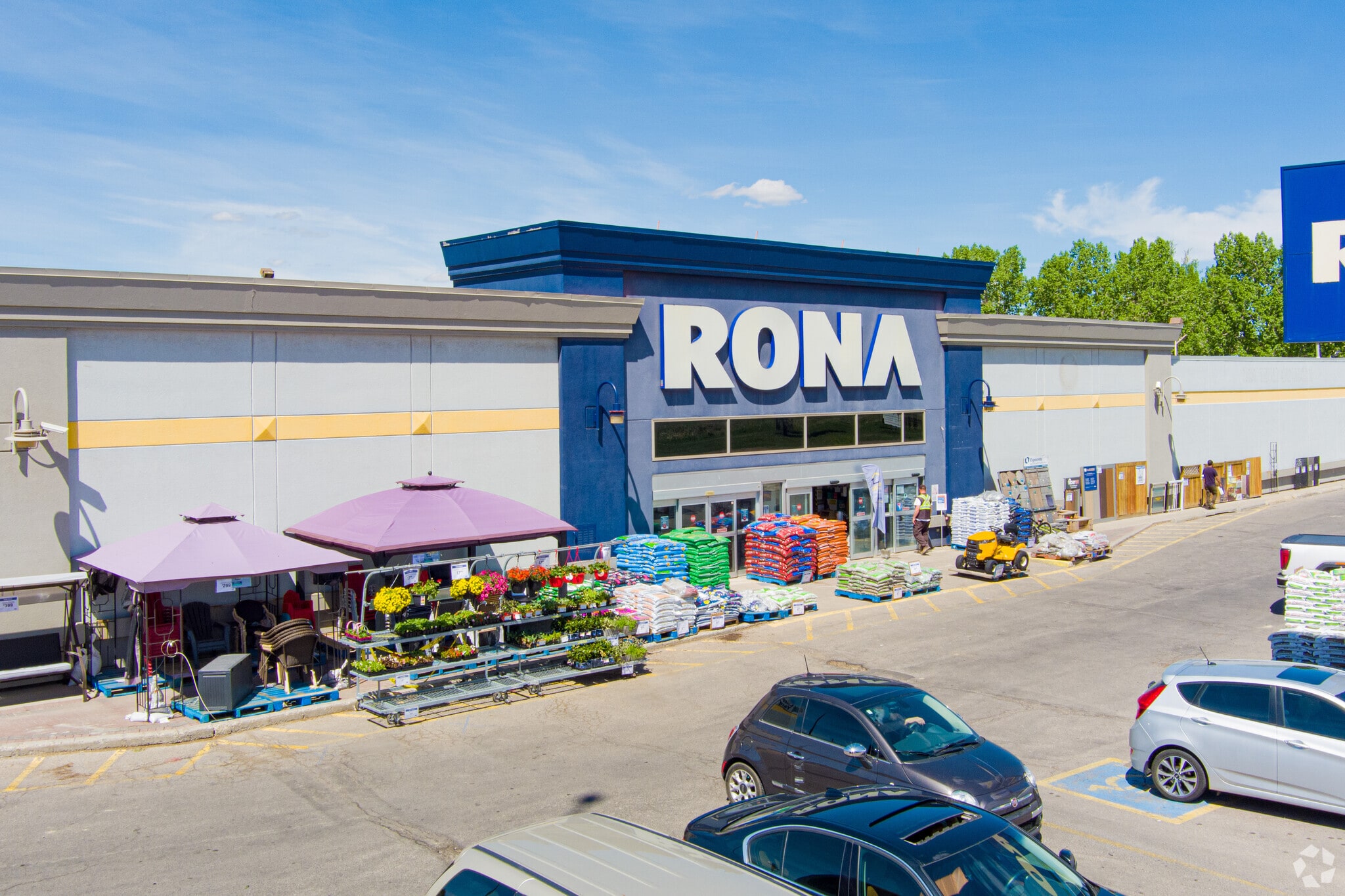 4215 Edmonton Trl NE, Calgary, AB for sale Building Photo- Image 1 of 1