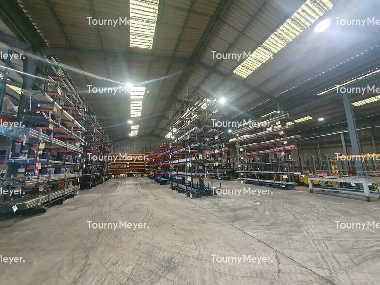 Office in Bègles for lease - Building Photo - Image 1 of 7