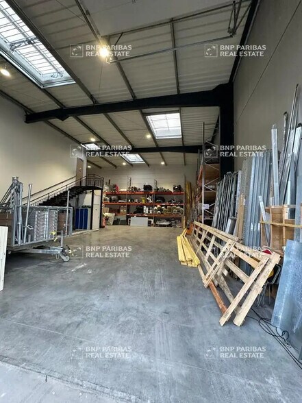 Flex in LA CHAPELLE-D'ARMENTIERES for lease - Interior Photo - Image 2 of 4