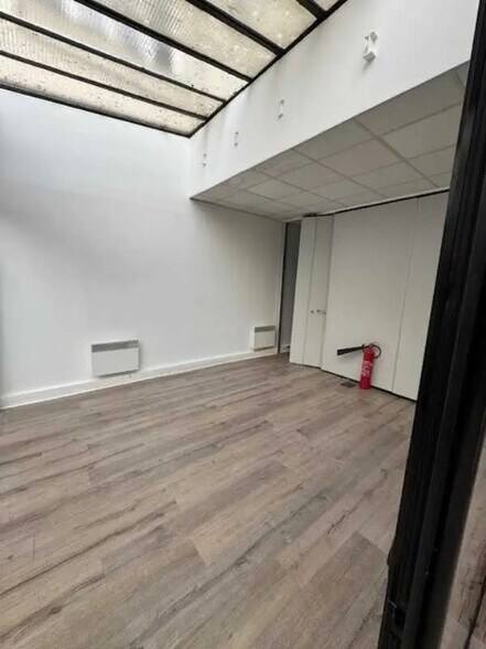 50 Rue De Montreuil, Paris for lease - Interior Photo - Image 2 of 9