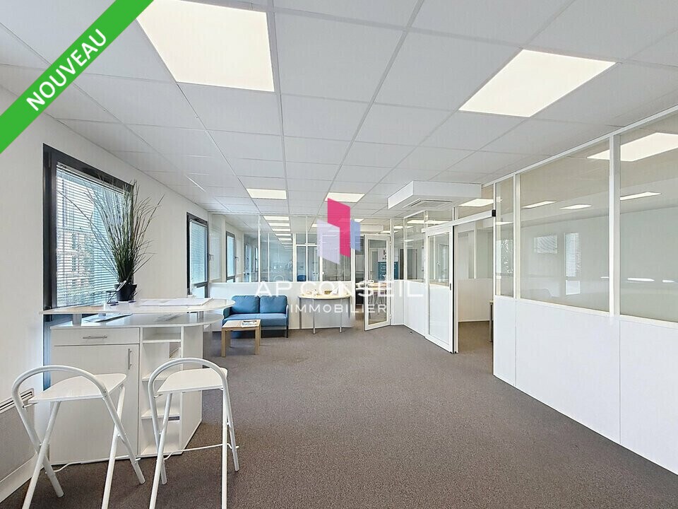 Location Bureaux 137 m² - Photo 1