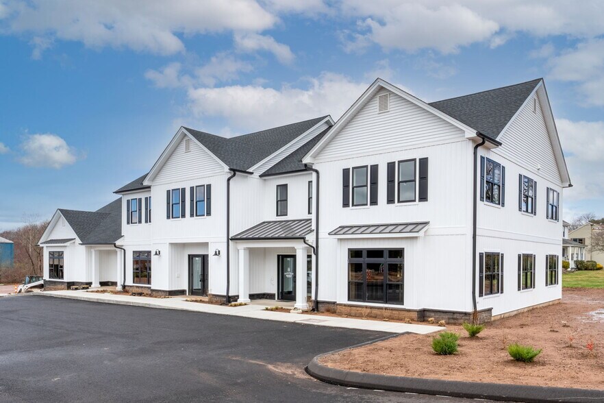 219 Addison Rd, Glastonbury, CT 06033 Bldg 1