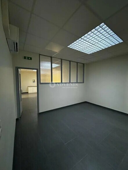 Office in Béziers for lease - Interior Photo - Image 3 of 8
