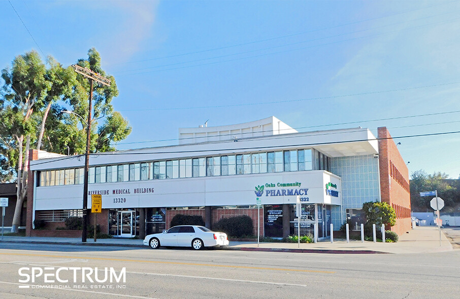 13320 Riverside Dr, Sherman Oaks, CA for lease - Building Photo - Image 1 of 2