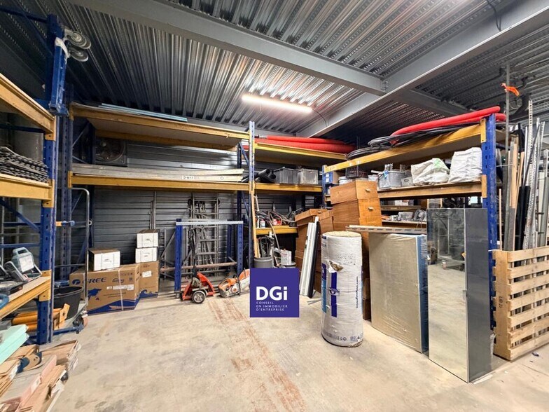 Office in Nimes for lease - Interior Photo - Image 3 of 6
