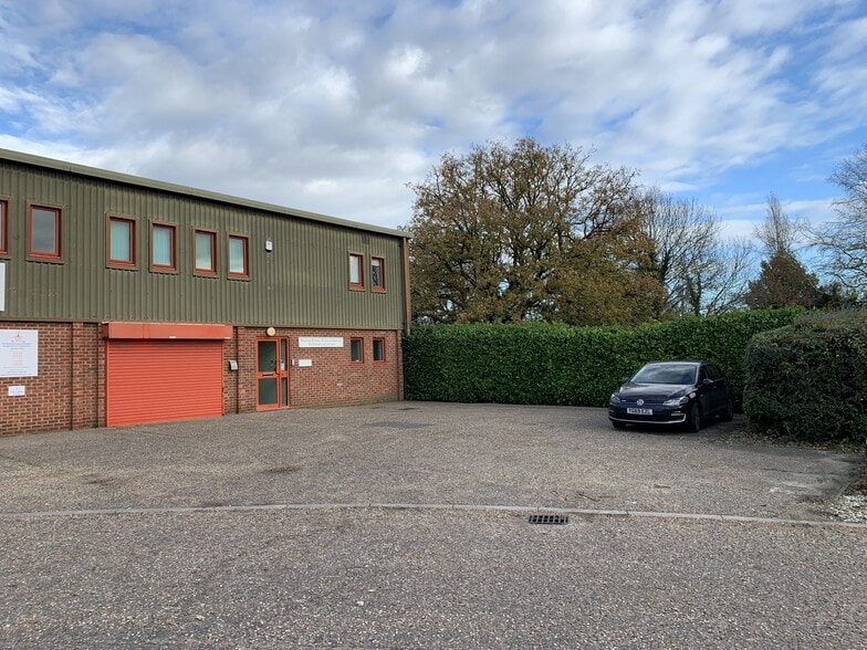 Chelmsford Rd, Dunmow for sale - Building Photo - Image 1 of 1