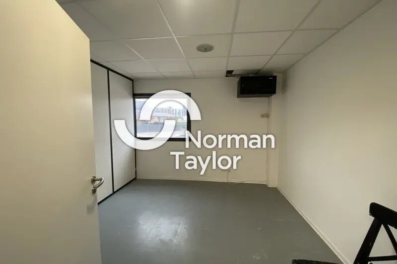 Office in Montpellier for lease - Interior Photo - Image 2 of 7