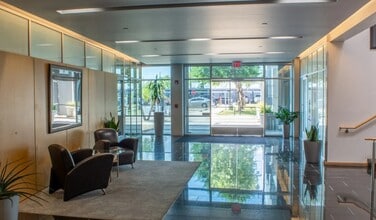 2225 W Peoria Ave, Phoenix, AZ for sale Interior Photo- Image 1 of 4