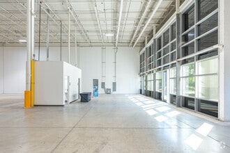 3540-3630 Amhurst Pky, Waukegan, IL for lease Interior Photo- Image 2 of 8