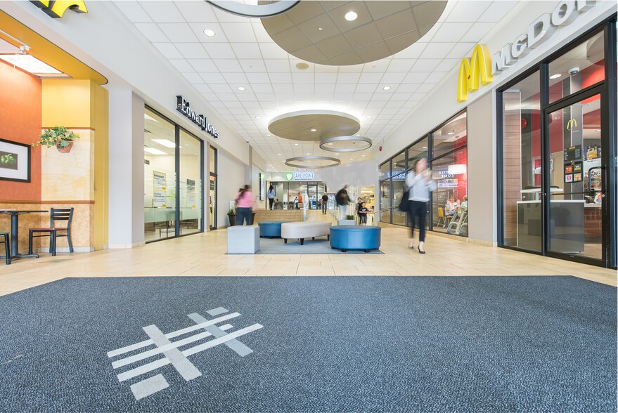 555 Sixth St, New Westminster, BC for lease - Interior Photo - Image 1 of 5