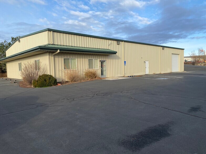 5678 Golden Ave, Pendleton, OR for sale - Primary Photo - Image 1 of 1