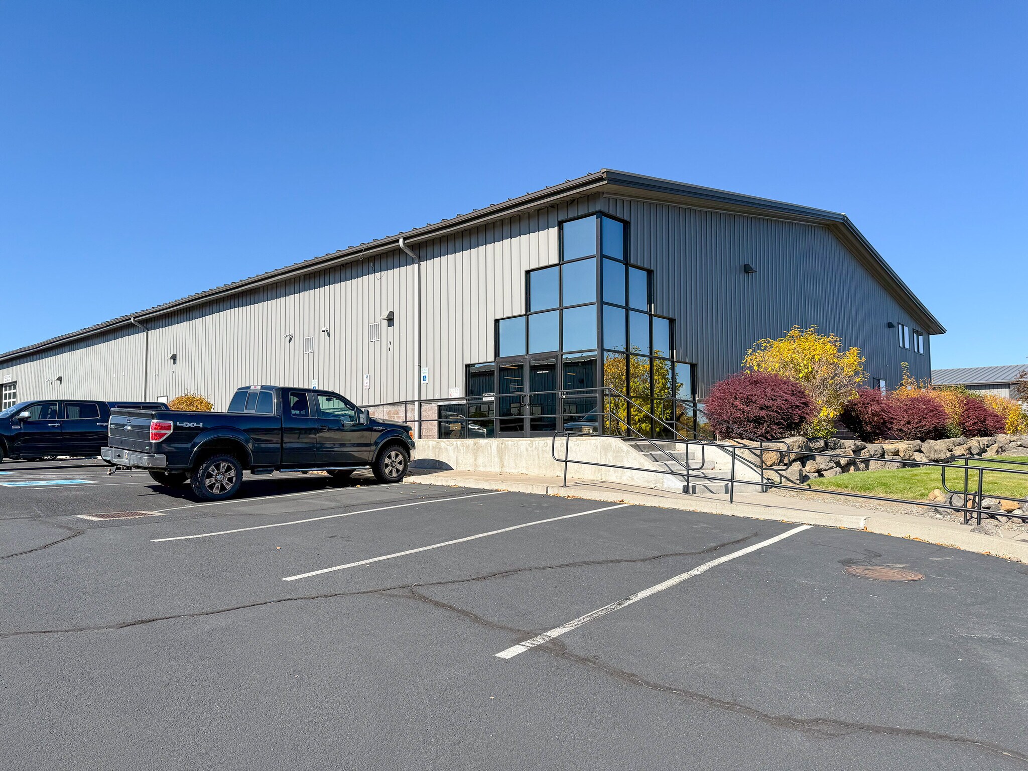 63085 NE 18th St, Bend, OR for lease Building Photo- Image 1 of 5