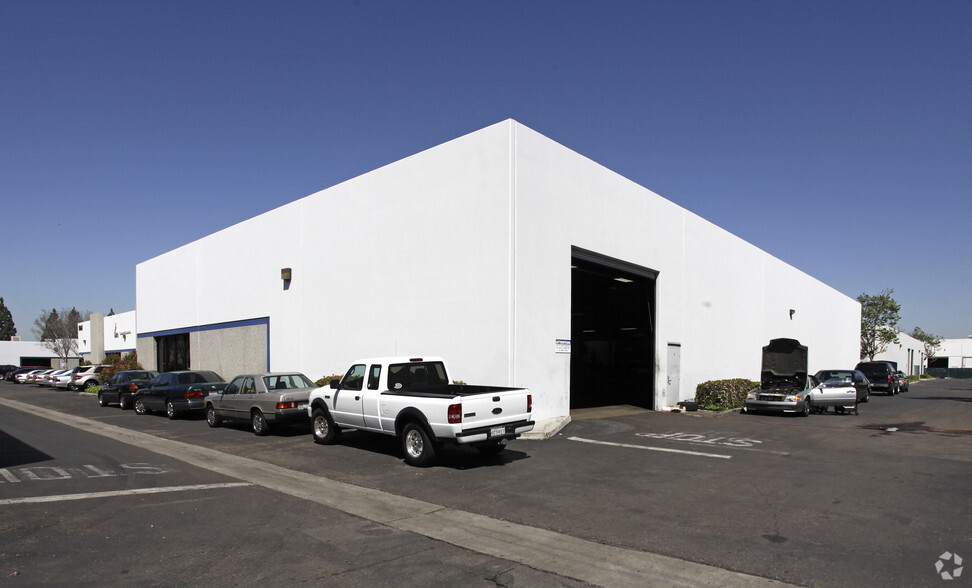 1961 E Miraloma Ave, Placentia, CA for lease - Building Photo - Image 3 of 15