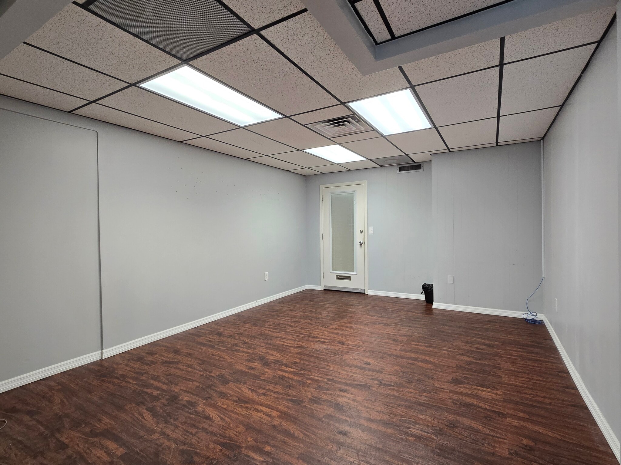 447 3rd Ave N, Saint Petersburg, FL for lease Interior Photo- Image 1 of 4