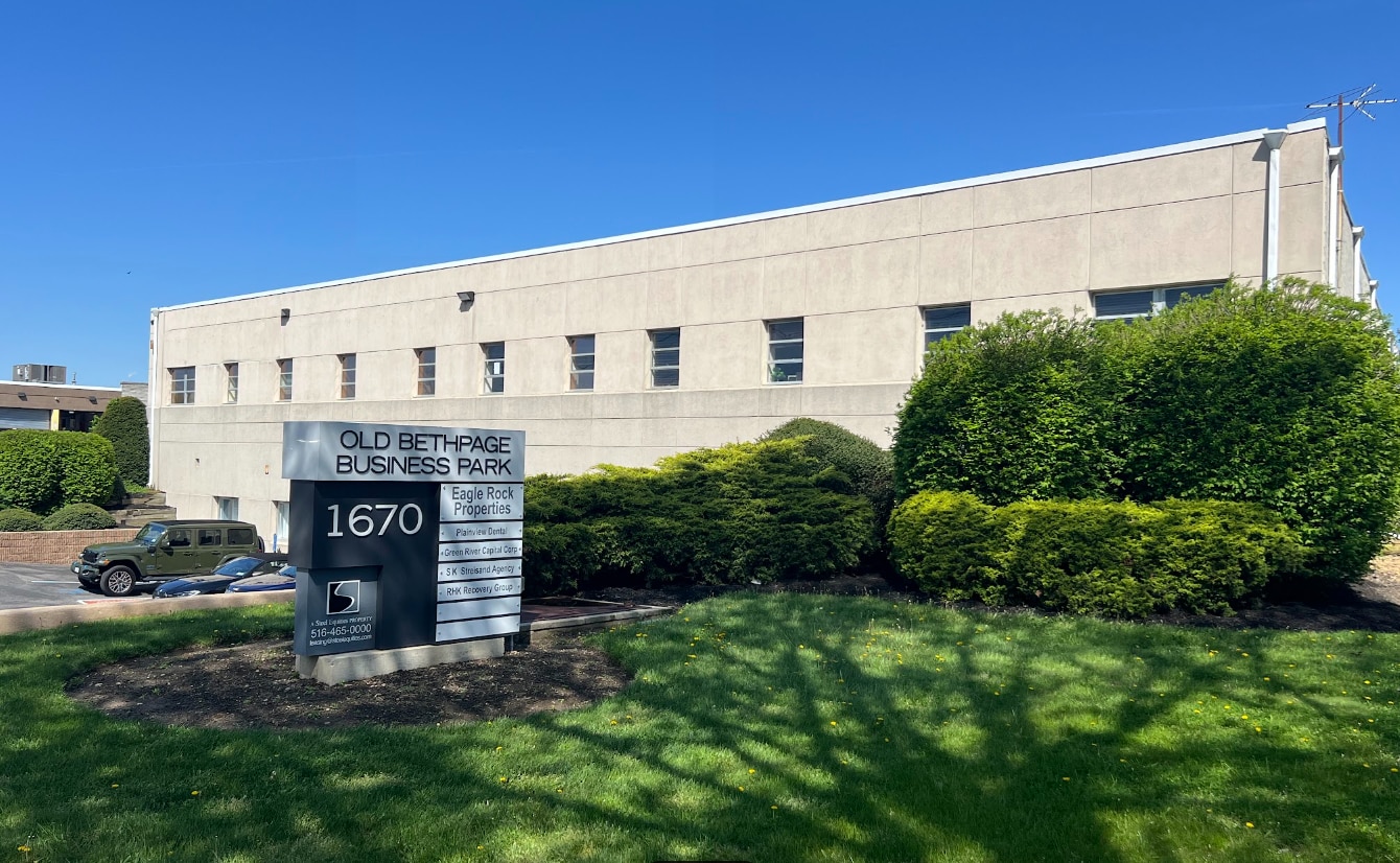 1670 Old Country Rd, Plainview, NY for lease Building Photo- Image 1 of 15