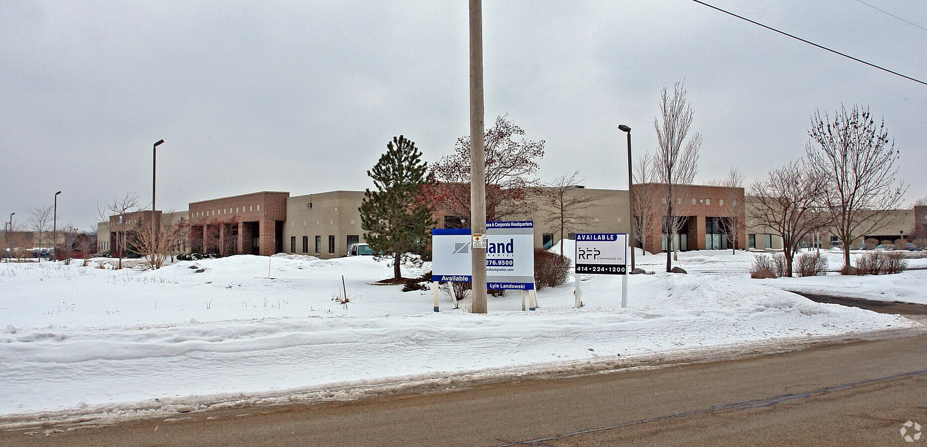 W140N8917 Lilly Rd, Menomonee Falls, WI 53051