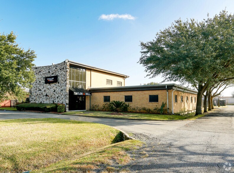 9941 Rowlett Rd, Houston, TX for sale - Primary Photo - Image 1 of 1