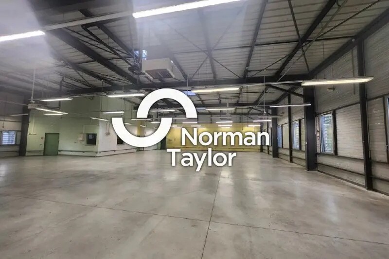 Flex in Vendargues for lease - Interior Photo - Image 1 of 8