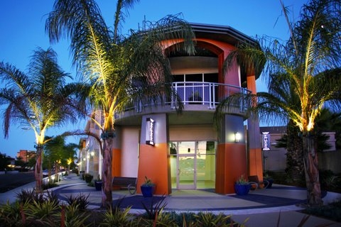 5055 N Harbor Dr, San Diego, CA for lease - Primary Photo - Image 1 of 8