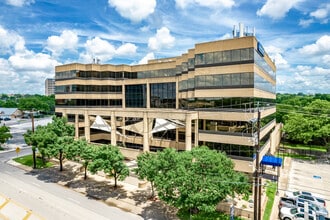 4040-Broadway-St-San-Antonio-